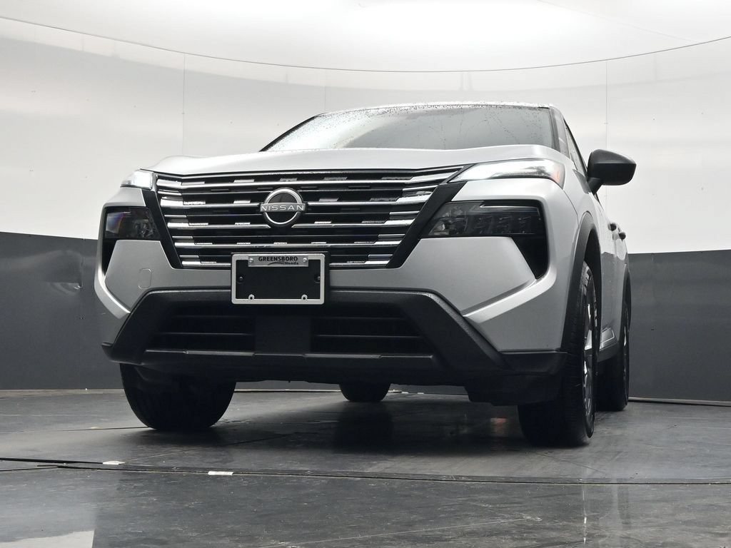 Used 2024 Nissan Rogue S AWD/4WD image 41