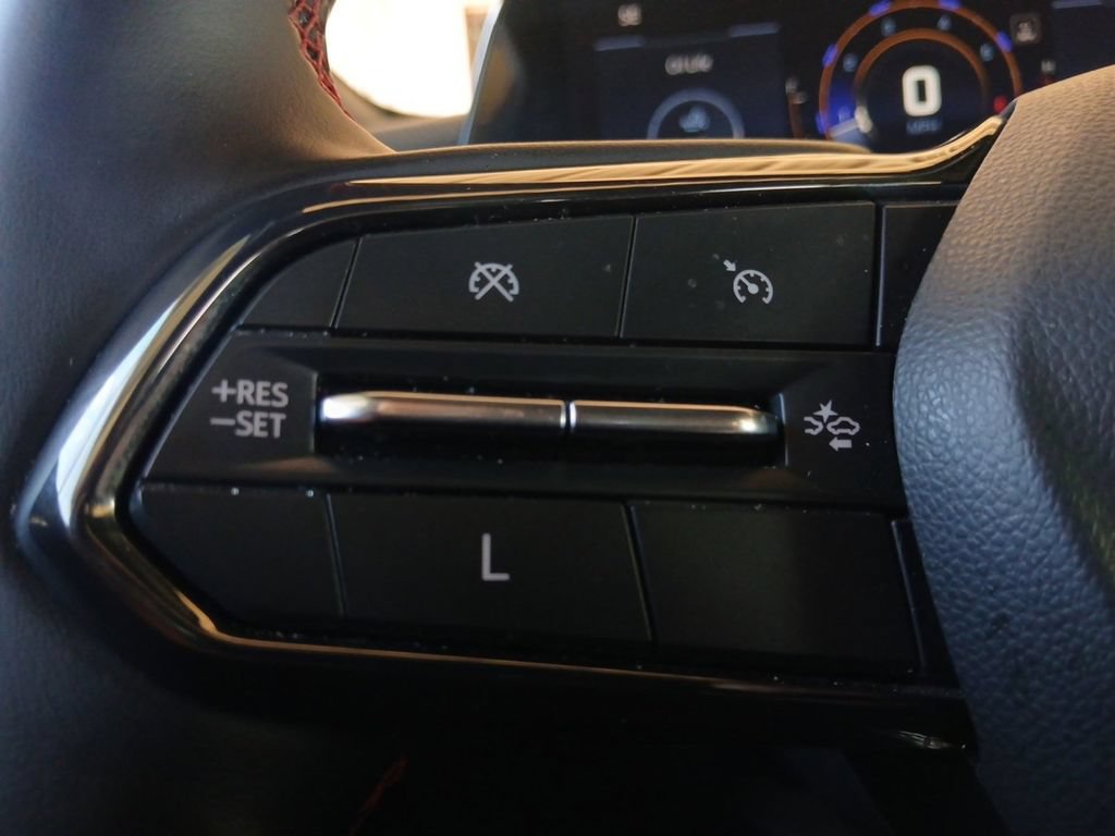Used 2025 Chevrolet Equinox RS w/ Safety and Technology Package AWD/4WD image 17