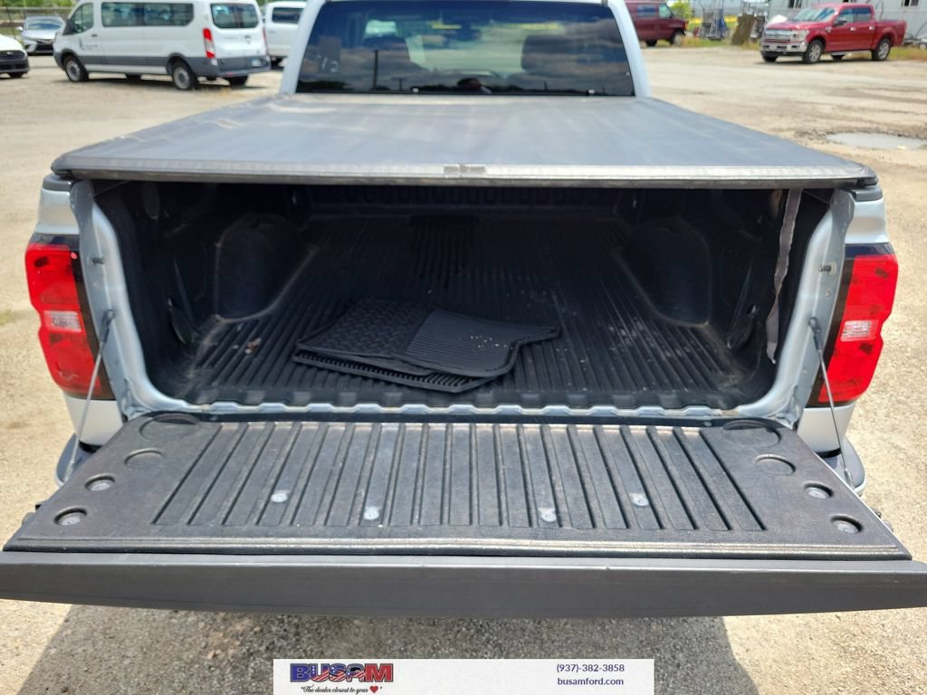 Used 2017 Chevrolet Silverado 1500 Custom w/ Custom Convenience Package RWD image 9