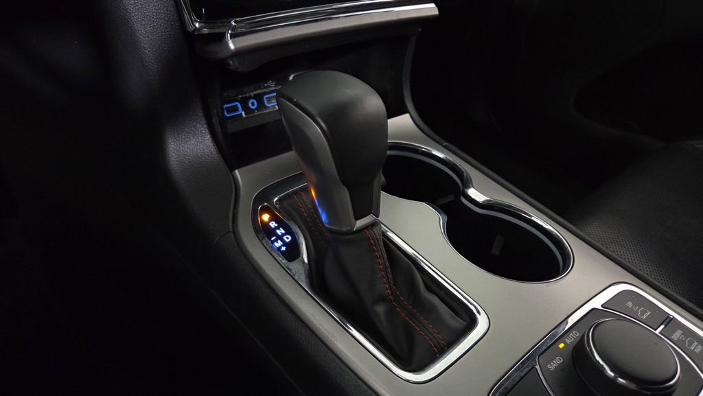 Used 2019 Jeep Grand Cherokee Trailhawk w/ Trailhawk Luxury Group AWD/4WD image 28