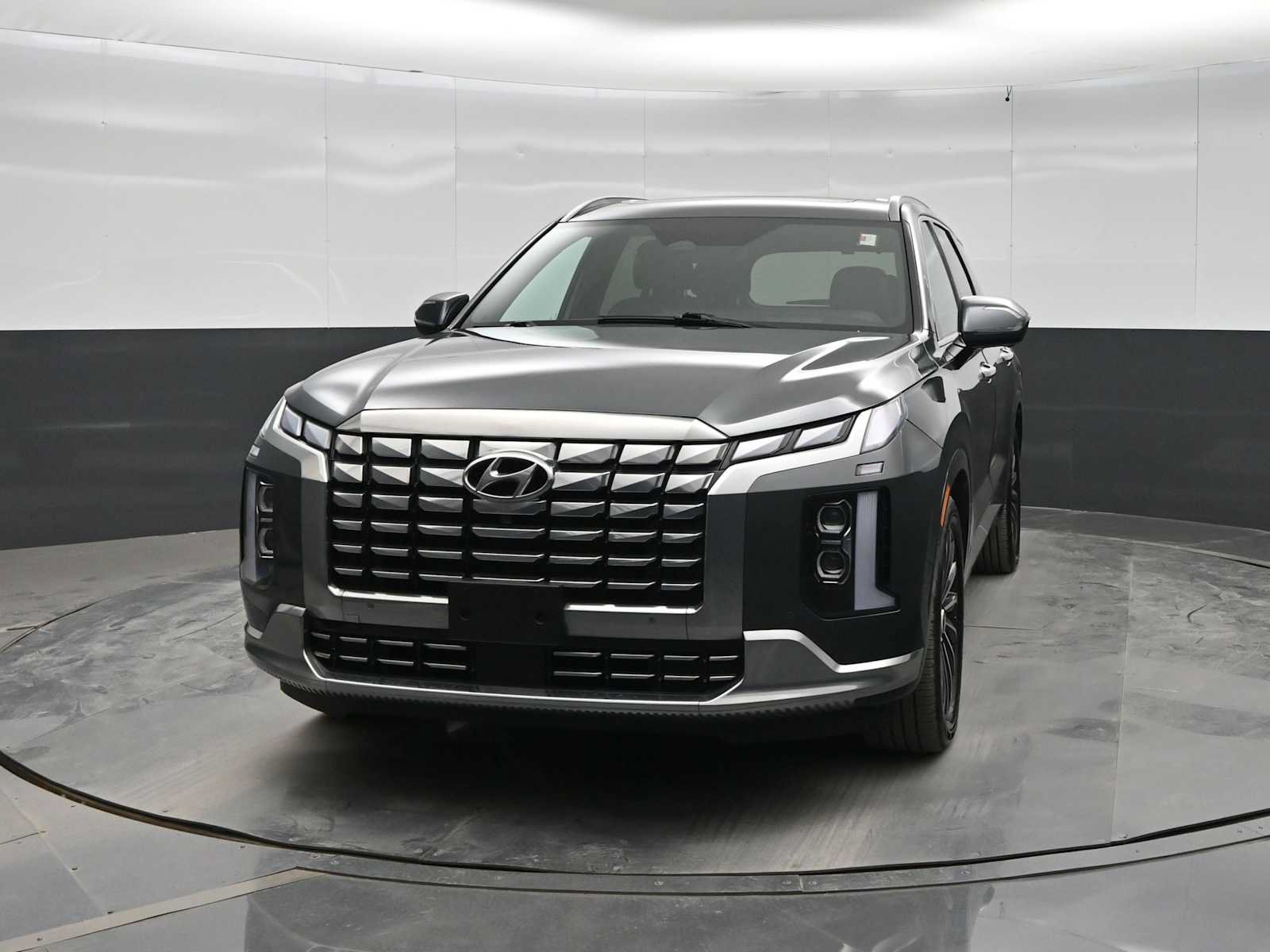 Used 2024 Hyundai Palisade Calligraphy AWD/4WD image 3