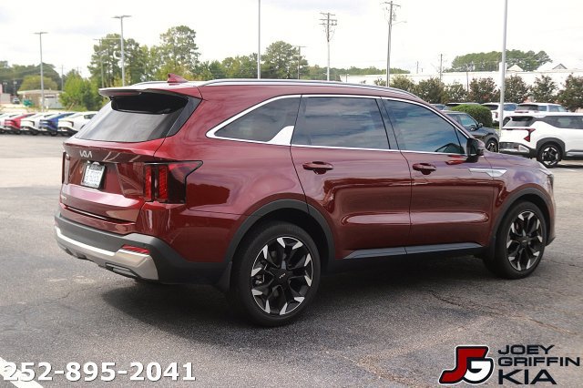 Certified 2025 Kia Sorento EX w/ Panoramic Sunroof Package FWD image 7