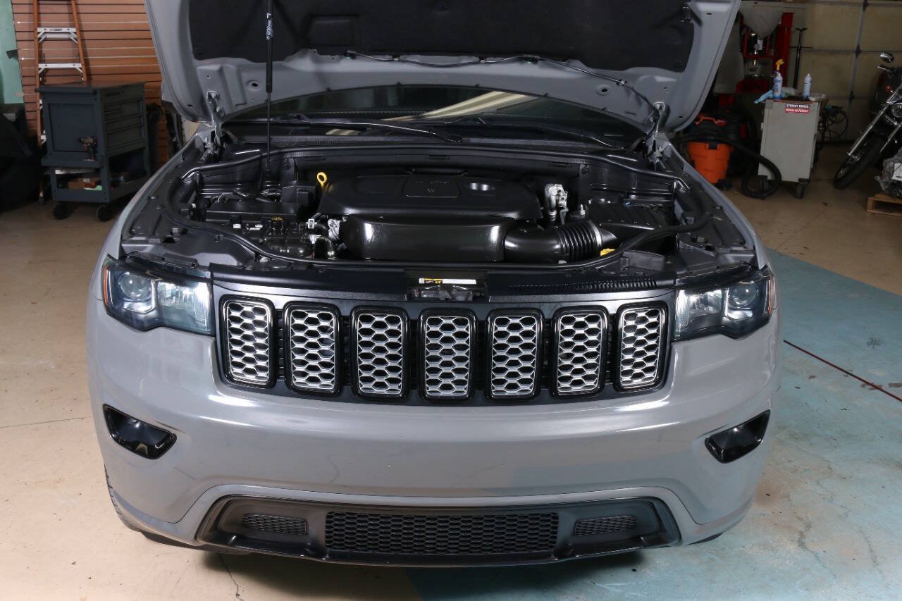 Used 2020 Jeep Grand Cherokee Altitude RWD image 7