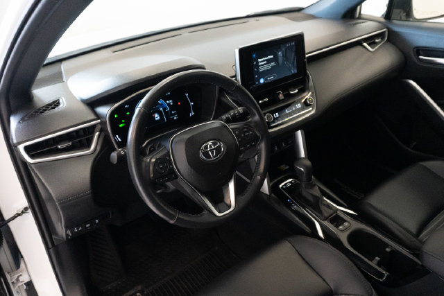 Used 2023 Toyota Corolla Cross AWD Hybrid w/ Convenience Package image 3