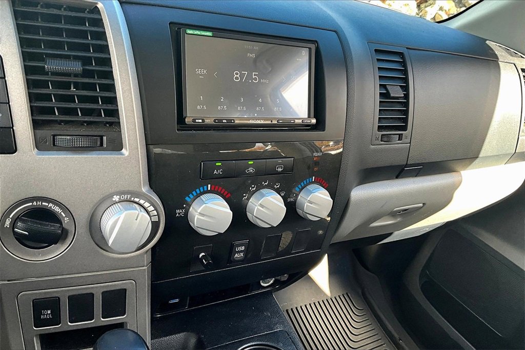 Used 2011 Toyota Tundra 4x4 CrewMax image 29