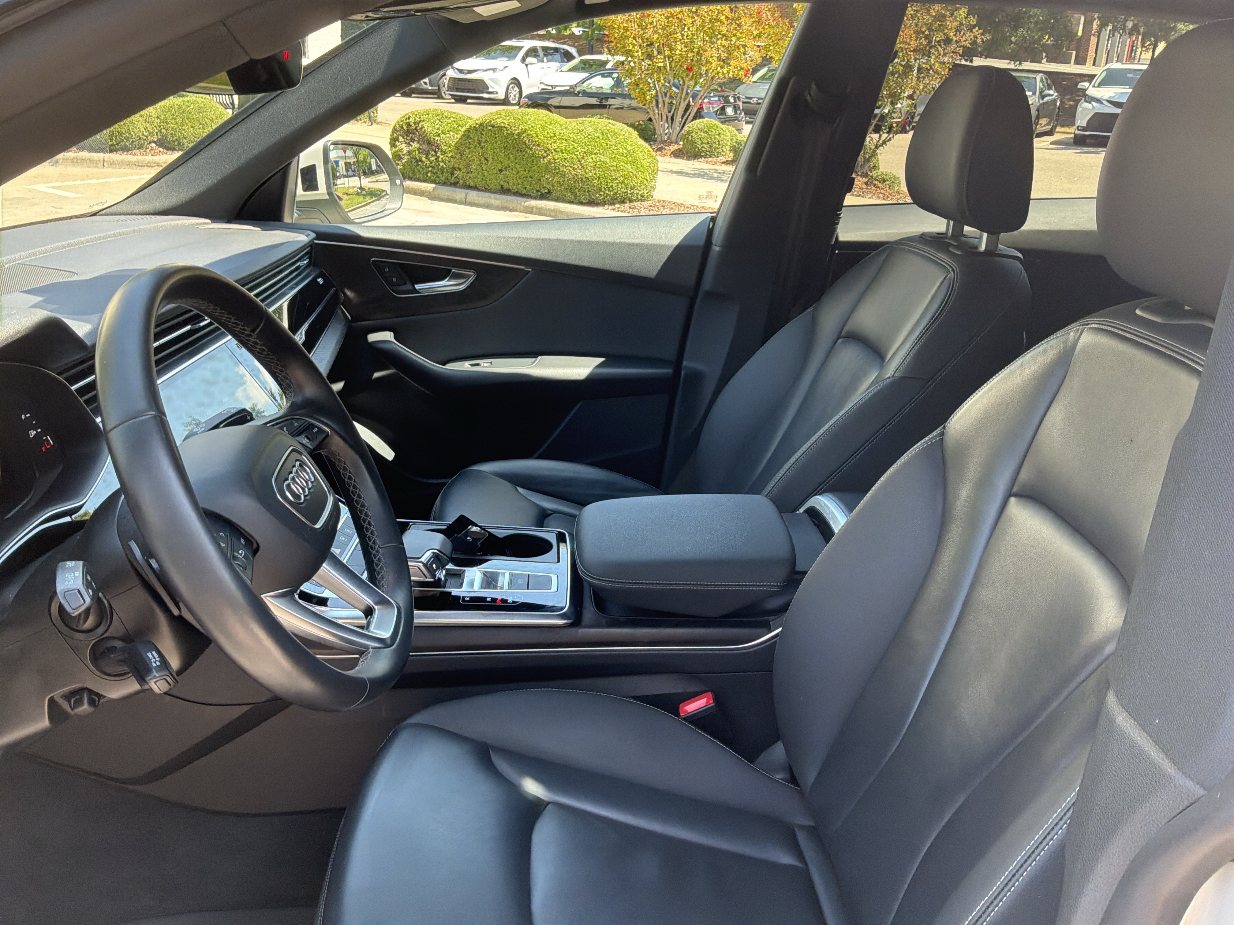 Used 2022 Audi Q8 Premium AWD/4WD image 16