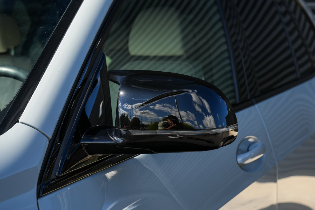 Used 2024 BMW X5 M60i AWD/4WD image 9