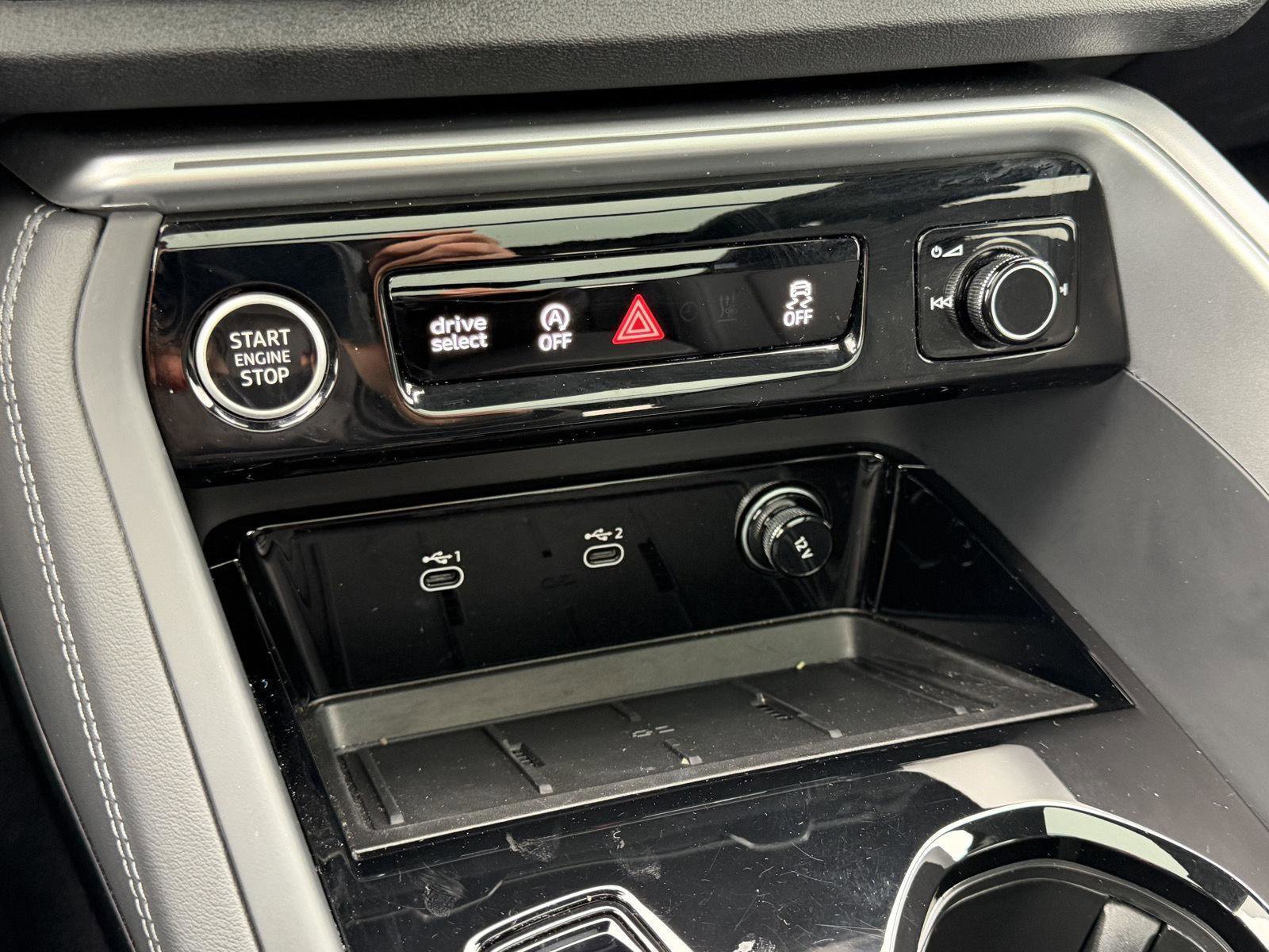 Used 2025 Audi Q5 Premium w/ Convenience Package image 22