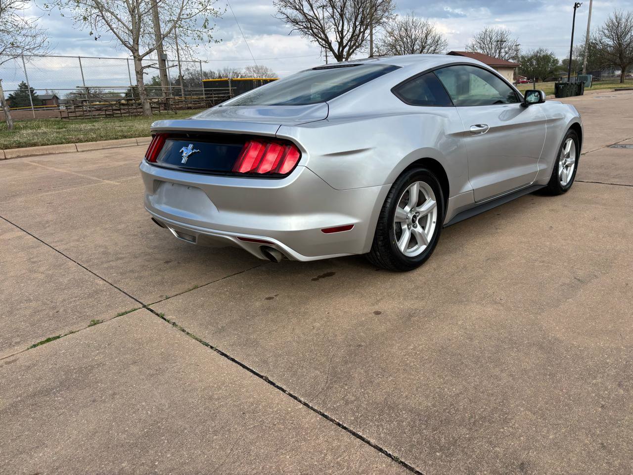 Used 2016 Ford Mustang Coupe image 23