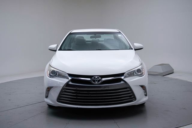 Used 2015 Toyota Camry LE image 25