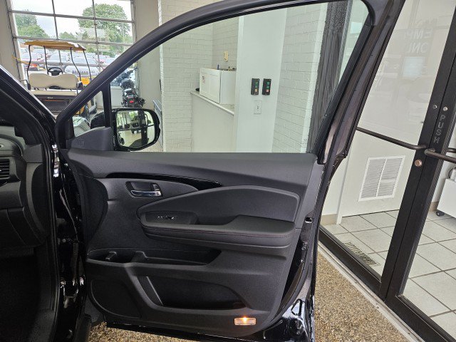 New 2026 Honda Ridgeline Black Edition image 17