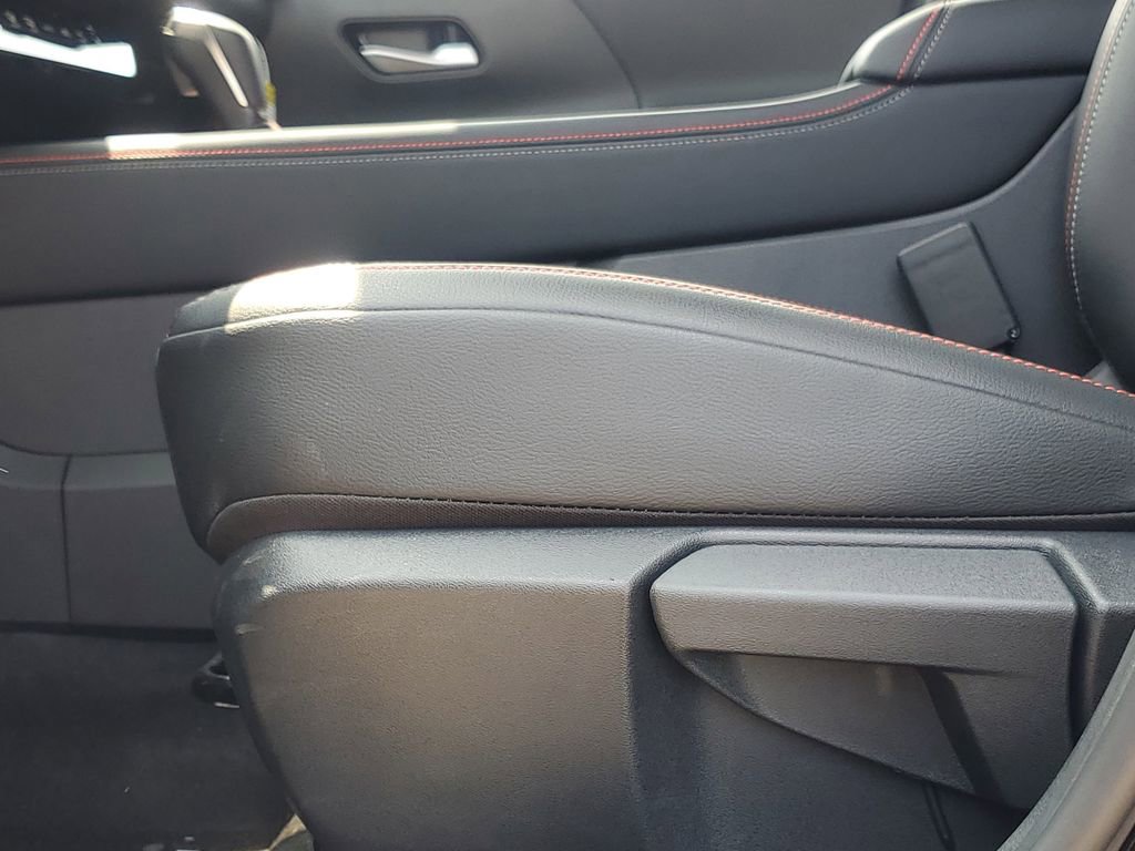 New 2025 Nissan Kicks SR AWD/4WD image 12