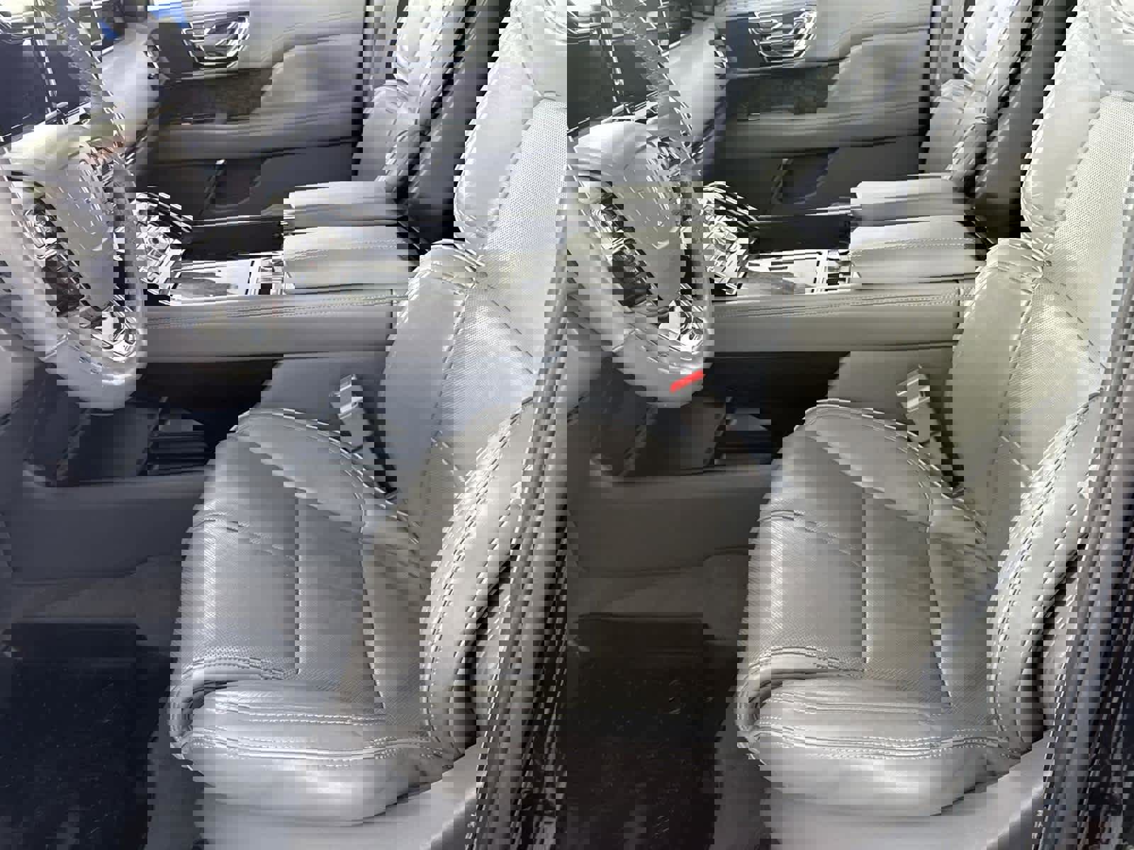 Used 2019 Lincoln Navigator Select image 11