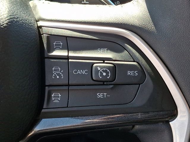 Used 2022 Jeep Grand Cherokee Laredo w/ Luxury Tech Group I image 18