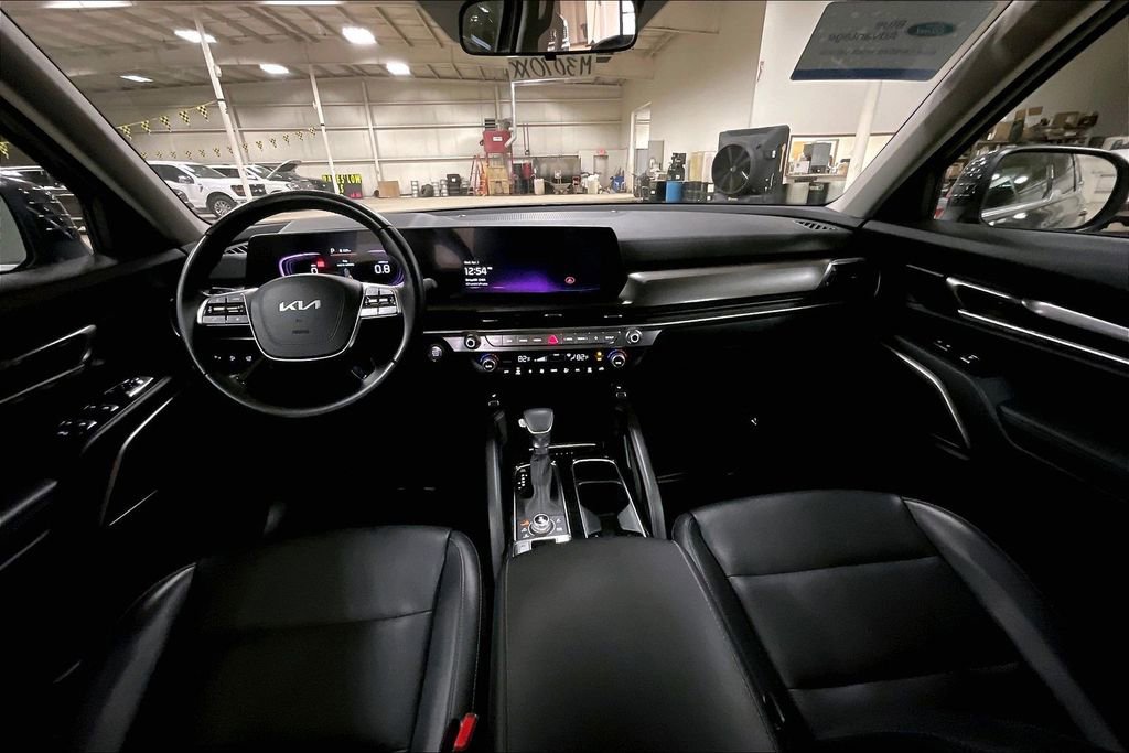 Used 2025 Kia Telluride S AWD/4WD image 14