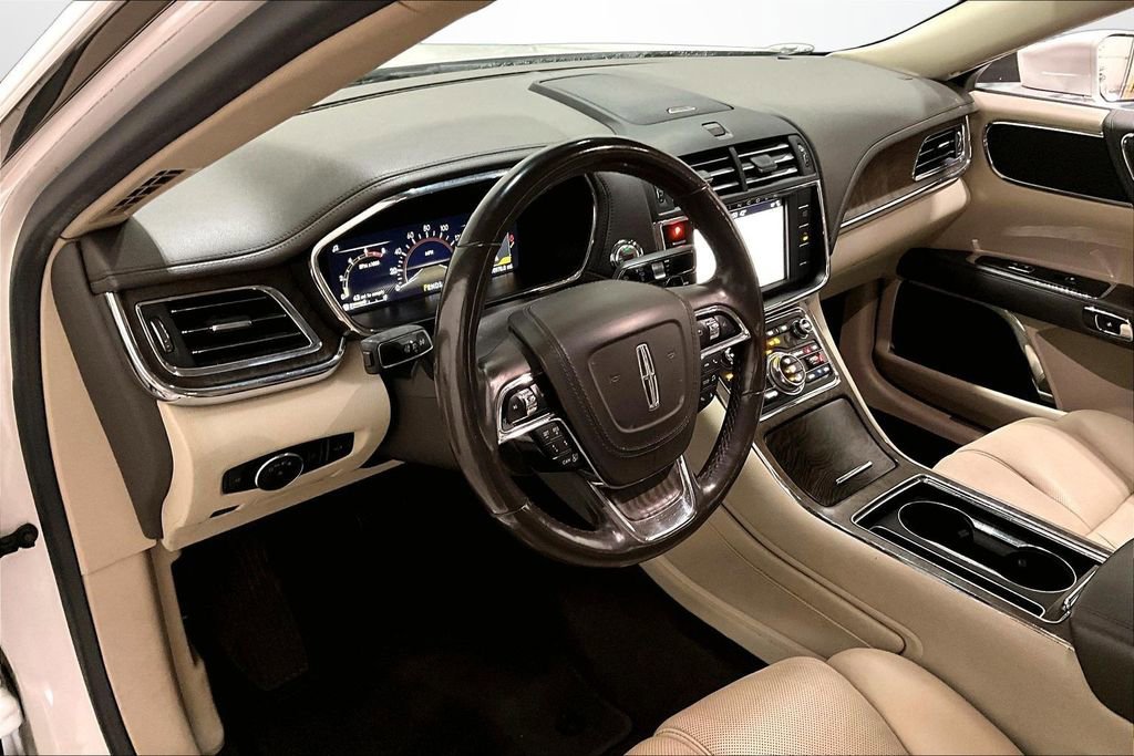 Used 2019 Lincoln Continental Select w/ Continental Climate Package image 17