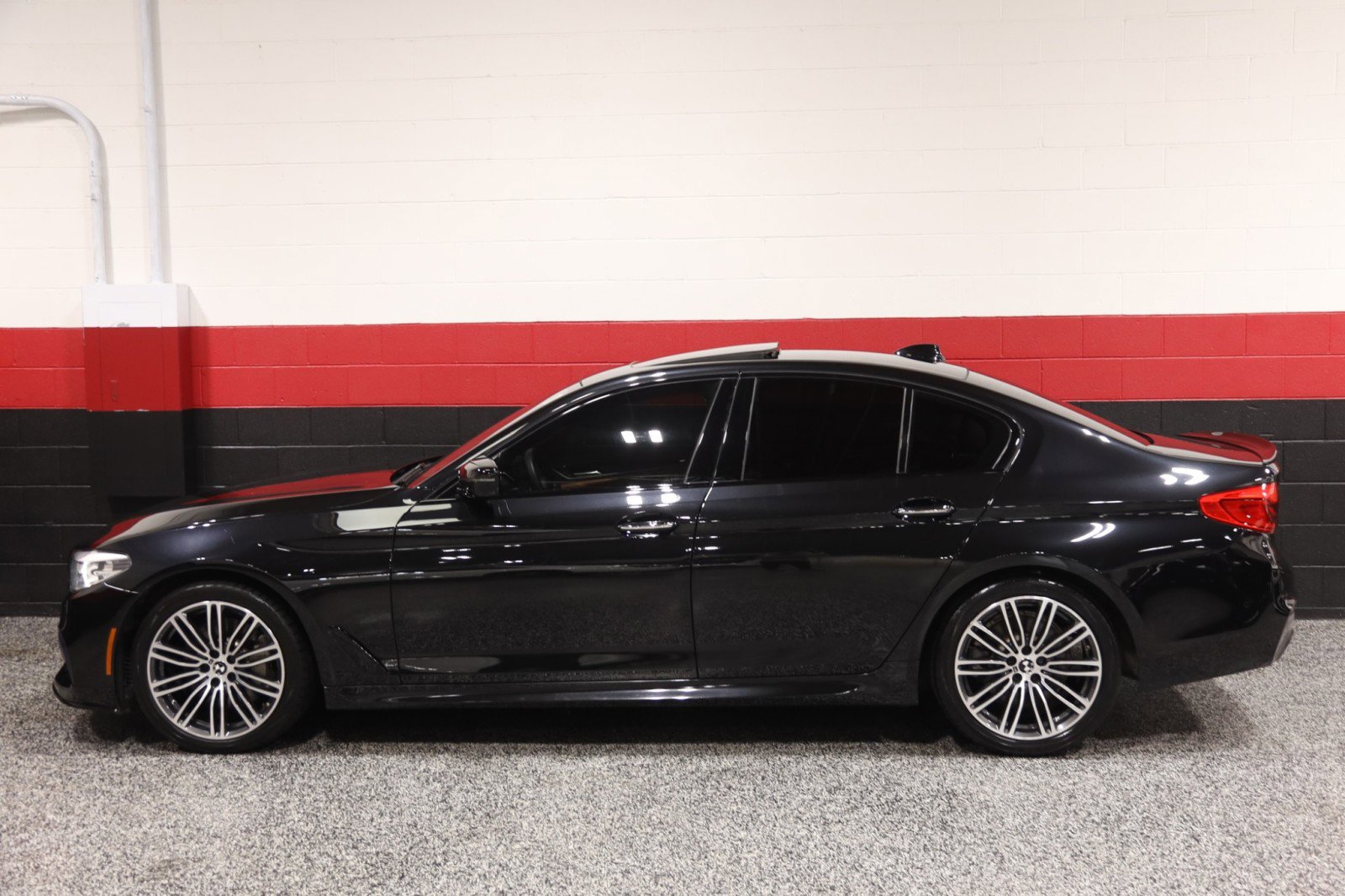 Used 2018 BMW 530i xDrive AWD/4WD image 23