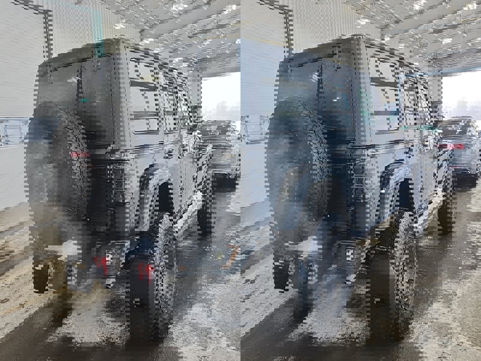 Used 2018 Jeep Wrangler Unlimited Sahara w/ Uconnect 4C Nav & Sound Group image 3