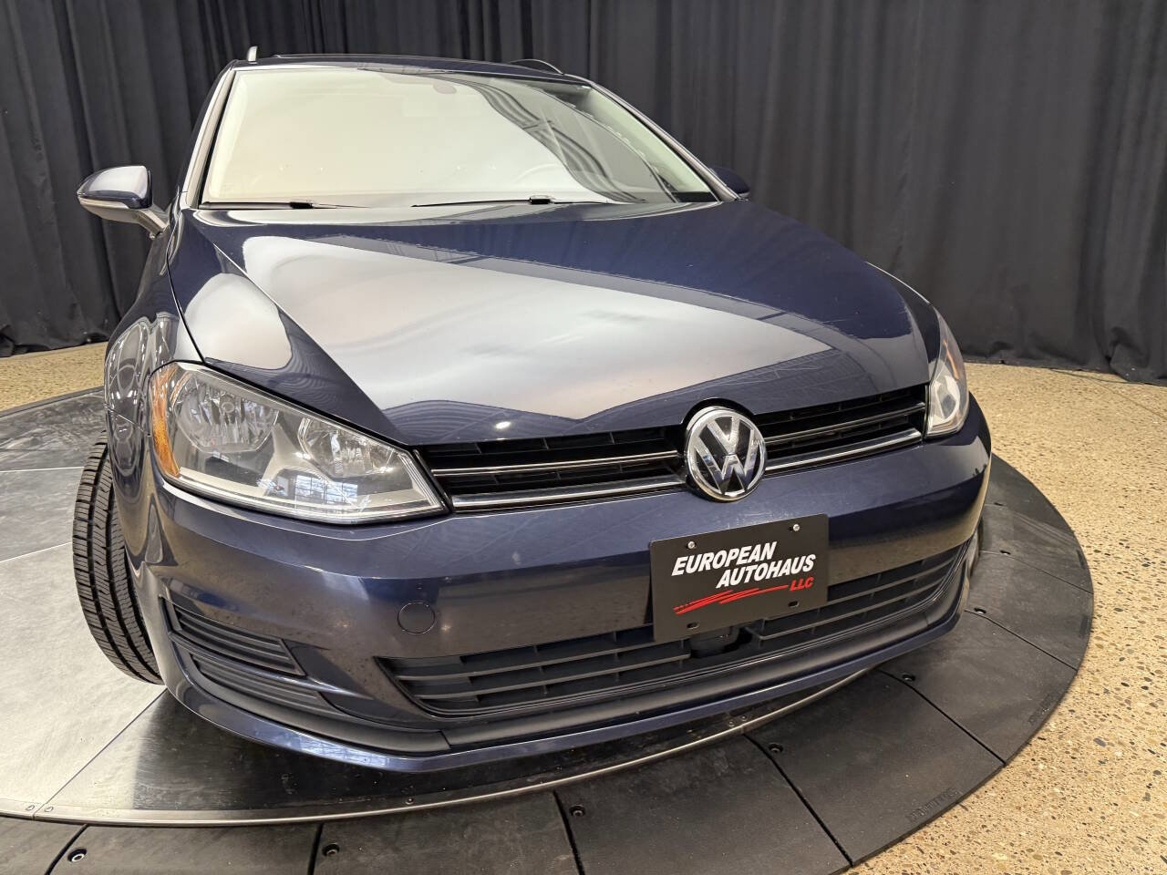 Used 2016 Volkswagen Golf Limited Edition FWD image 15
