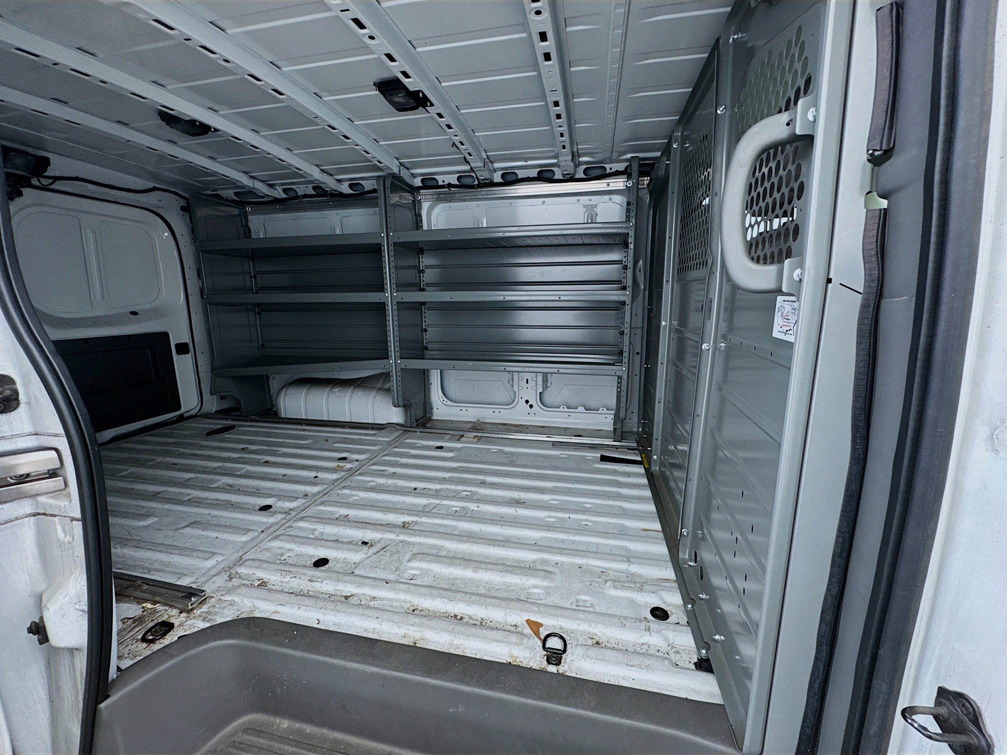 Used 2020 Nissan NV 2500 S image 18