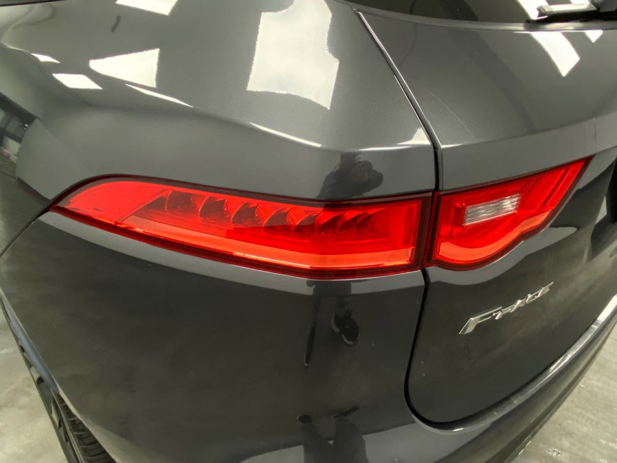 Used 2019 Jaguar F-PACE S image 13