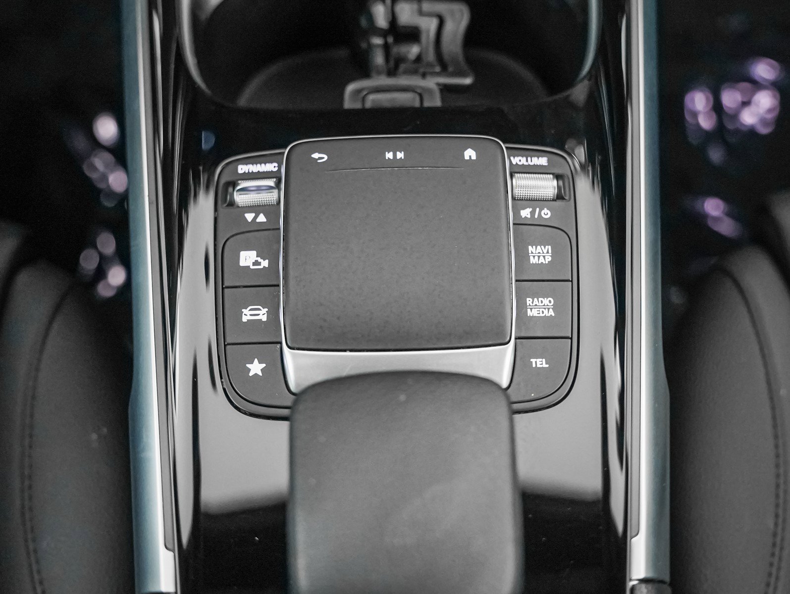 Certified 2023 Mercedes-Benz EQB 300 4MATIC w/ Exclusive Package image 19