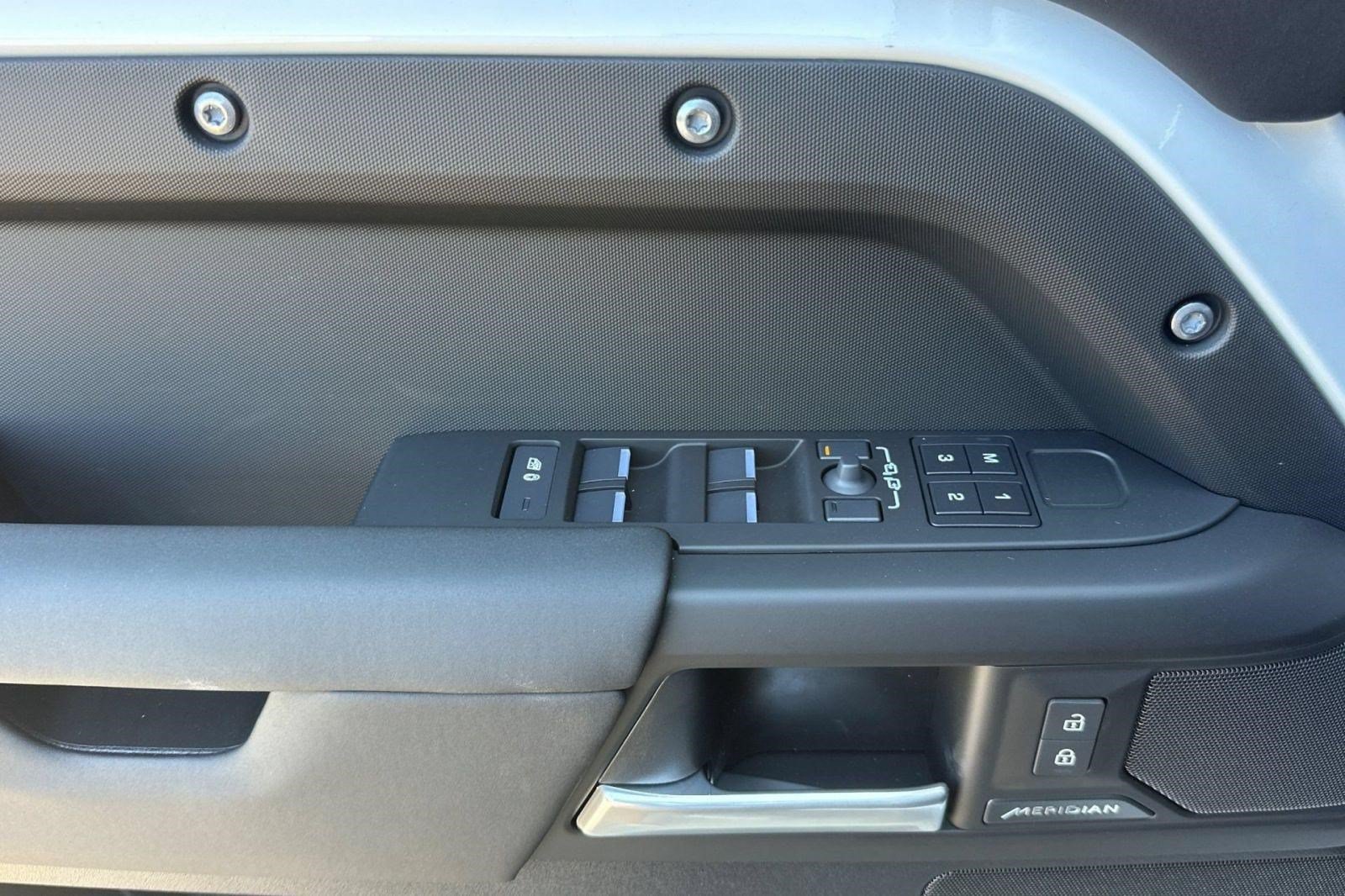 New 2026 Land Rover Defender 110 S AWD/4WD image 13