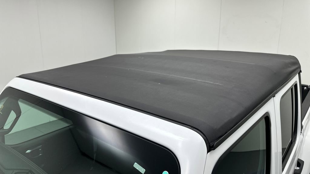 Used 2021 Jeep Gladiator Overland image 12