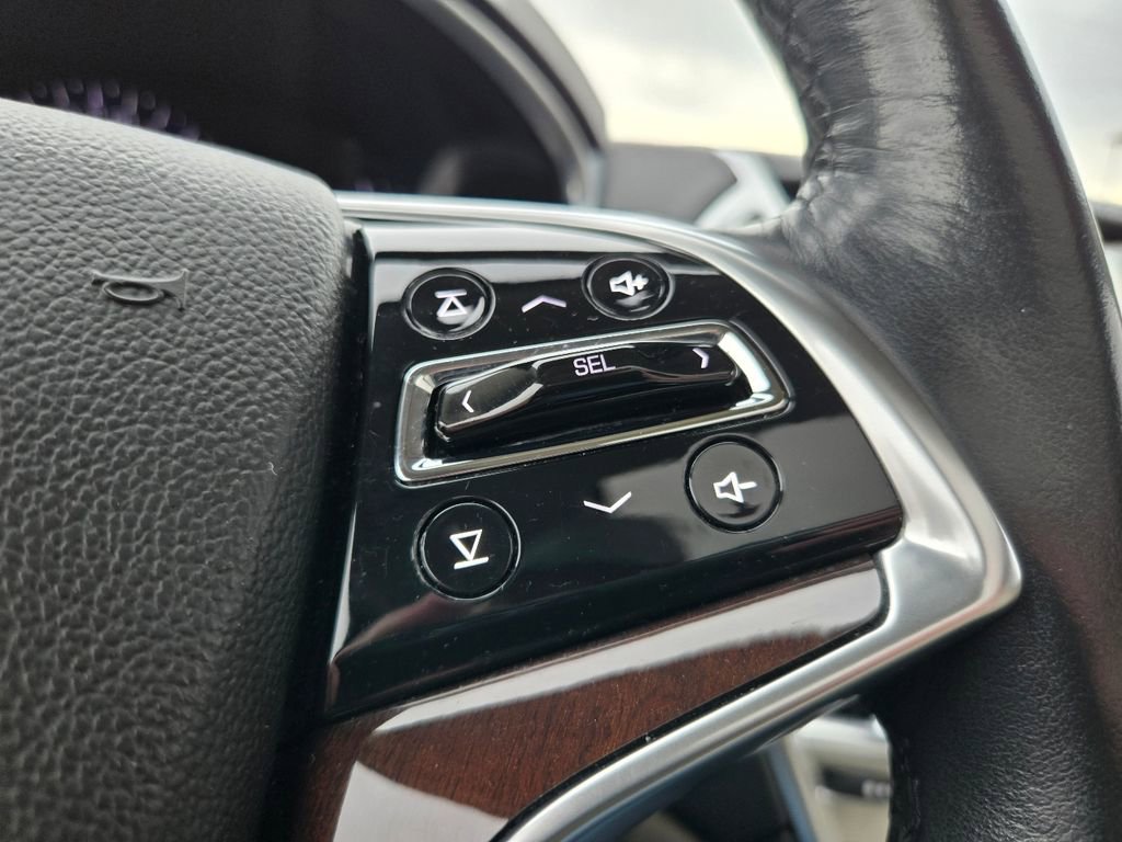 Used 2013 Cadillac SRX Luxury image 22