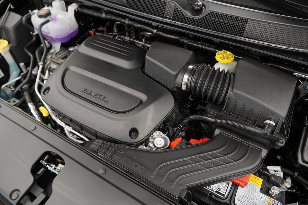 New 2026 Chrysler Pacifica Limited w/ S Appearance Package image 38