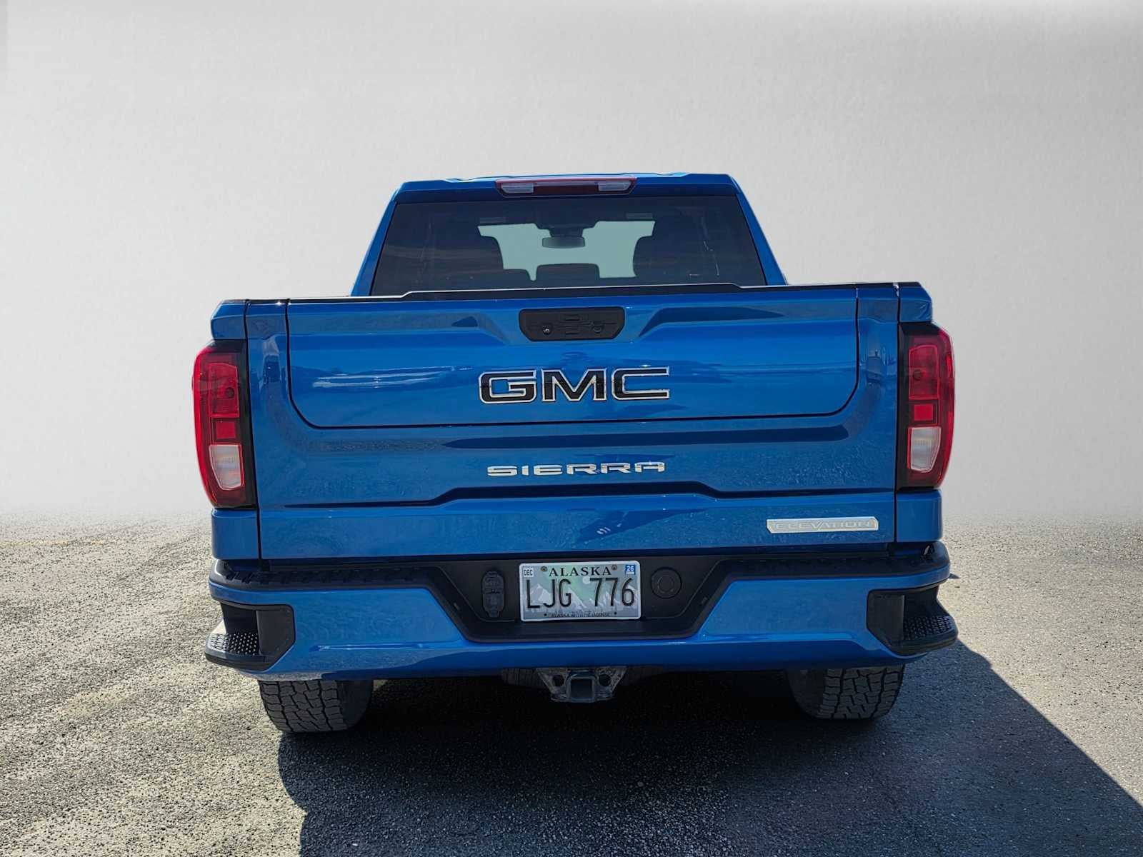 Used 2022 GMC Sierra 1500 Elevation w/ LPO, Elevation Black Package AWD/4WD image 4