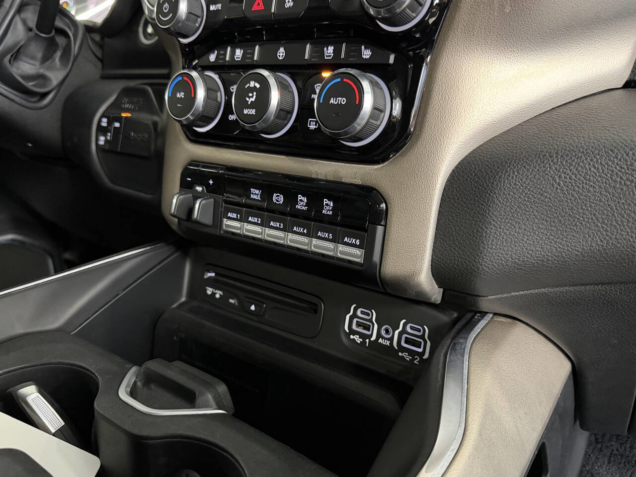 Used 2019 RAM 3500 Laramie image 28