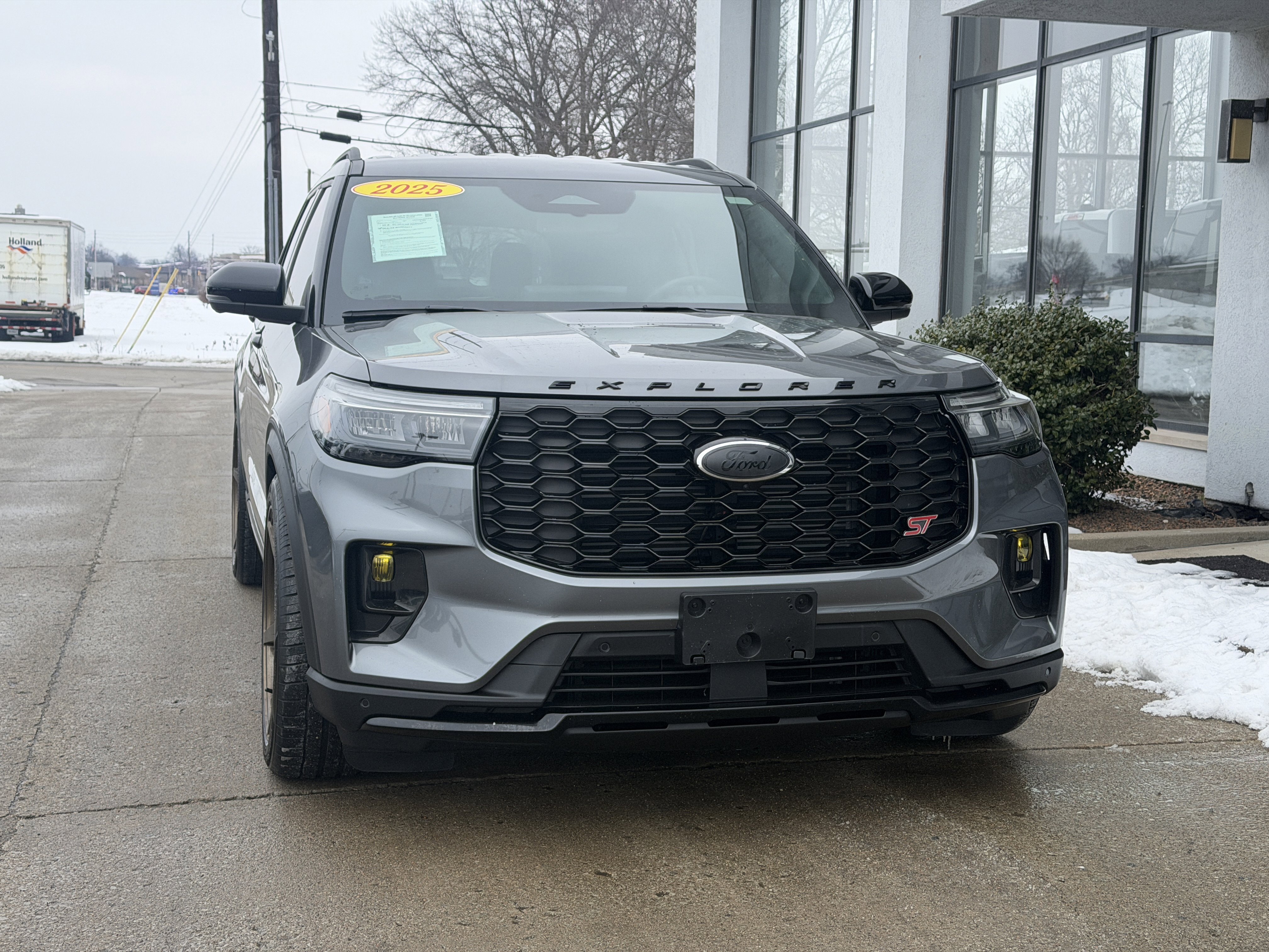 Used 2025 Ford Explorer ST image 19