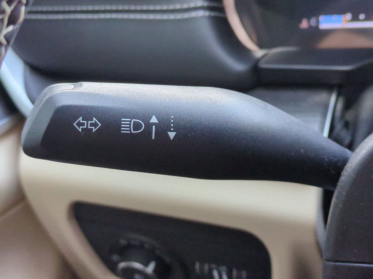 Used 2025 Jeep Grand Cherokee Limited RWD image 27