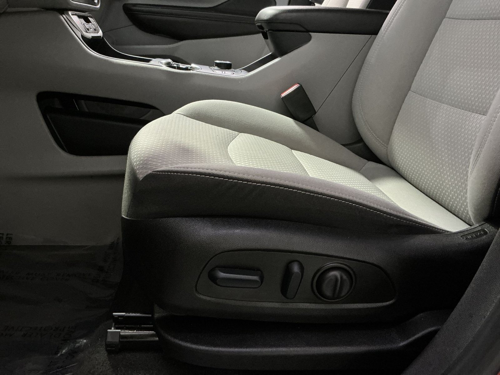 Used 2023 GMC Terrain SLE w/ Driver Convenience Package FWD image 15