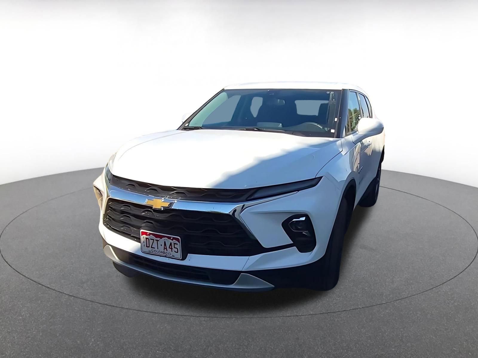 Used 2025 Chevrolet Blazer LT image 3