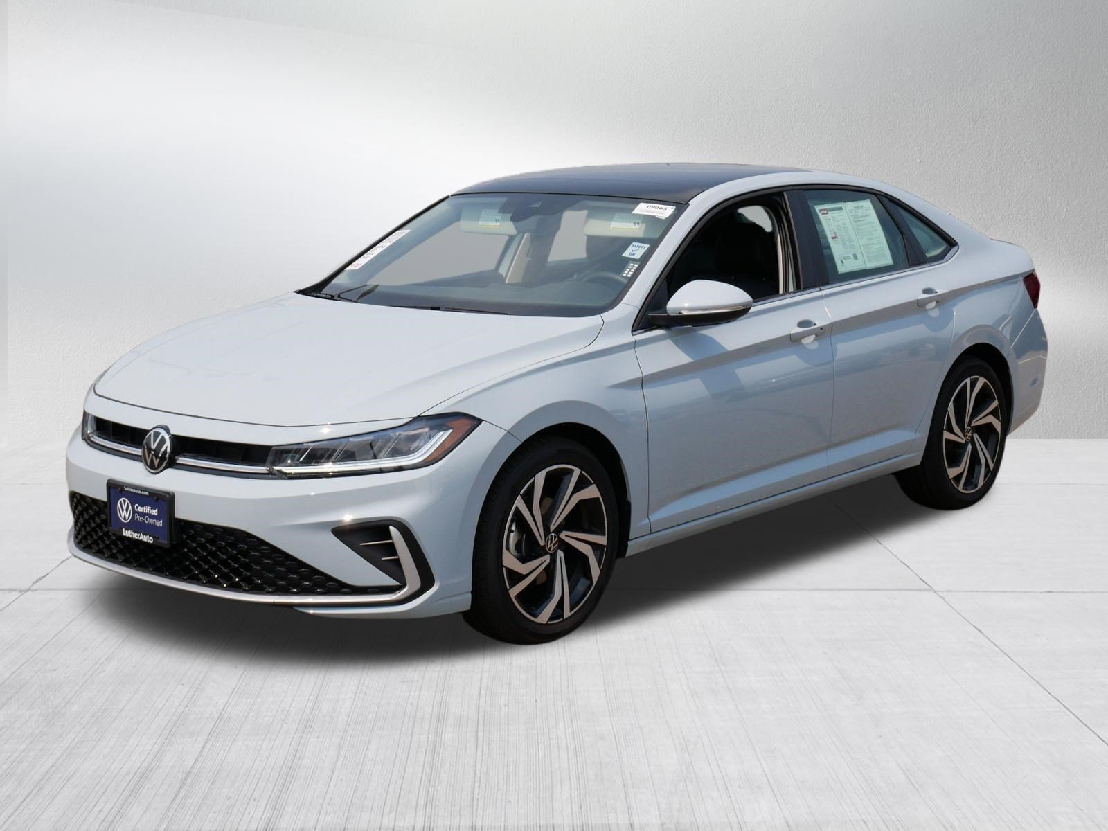 Used 2026 Volkswagen Jetta SEL FWD image 3