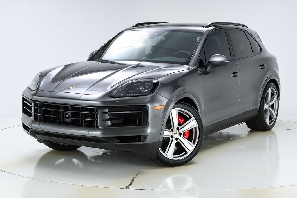 Certified 2024 Porsche Cayenne S image 1