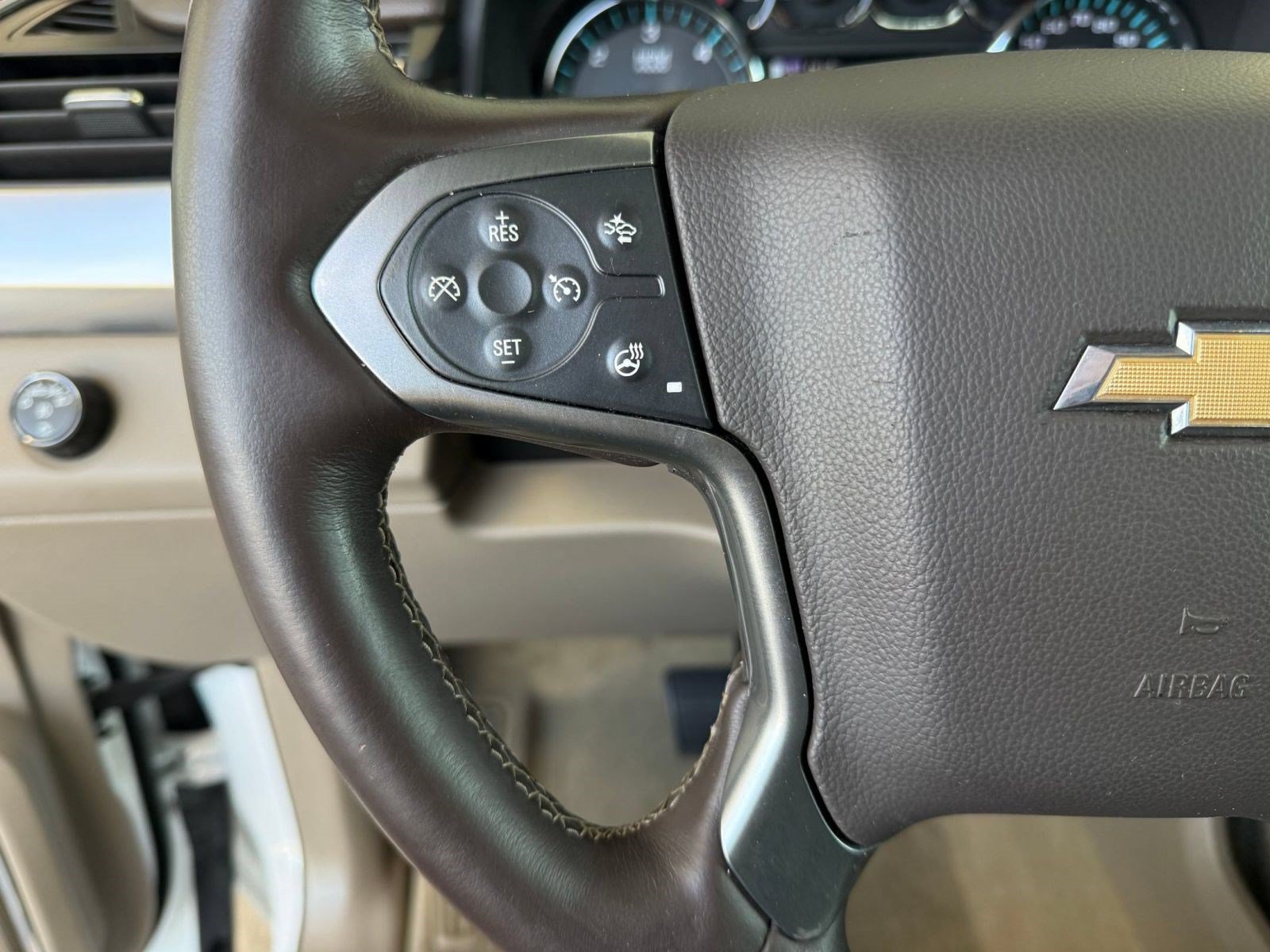Used 2015 Chevrolet Tahoe LTZ RWD image 17