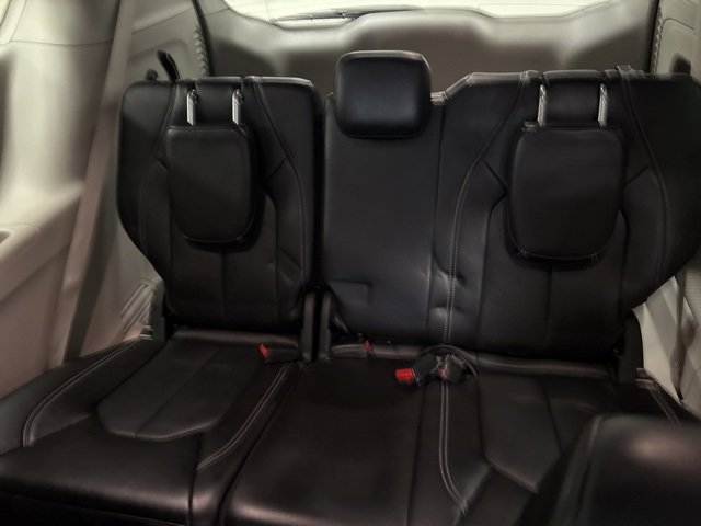 Used 2024 Chrysler Pacifica Touring-L image 14