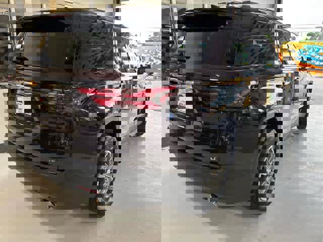 Used 2023 Chevrolet Traverse LT image 6