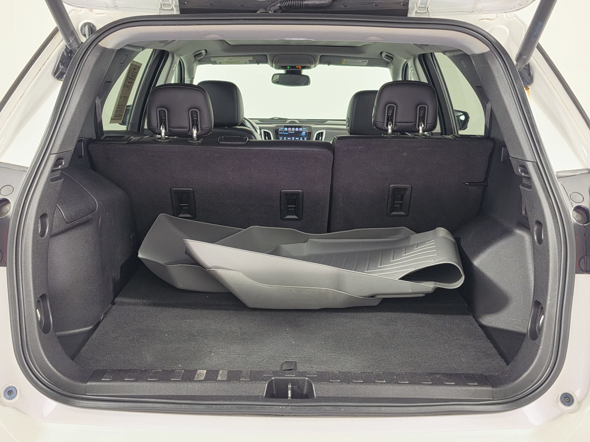 Used 2018 Chevrolet Equinox Premier FWD image 13