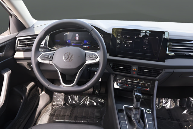 Certified 2025 Volkswagen Jetta S FWD image 14