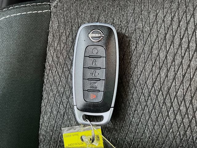 Used 2025 Nissan Rogue SV image 29