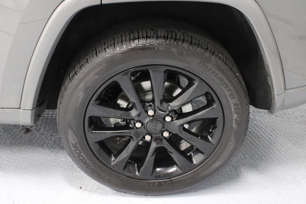 Used 2021 Jeep Grand Cherokee Laredo X AWD/4WD image 19