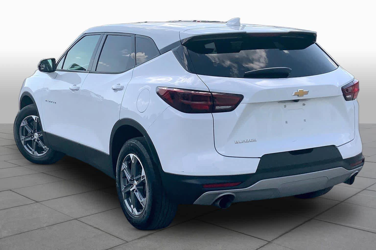 Used 2023 Chevrolet Blazer LT FWD image 11