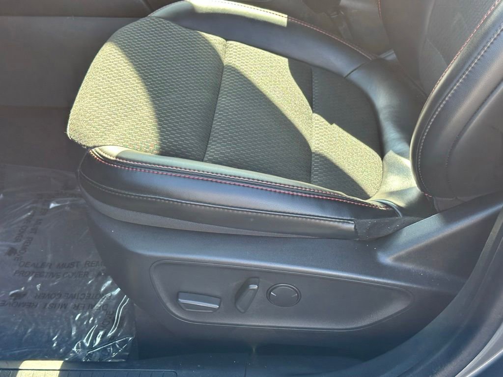 Used 2025 Ford Escape ST-Line AWD/4WD image 11