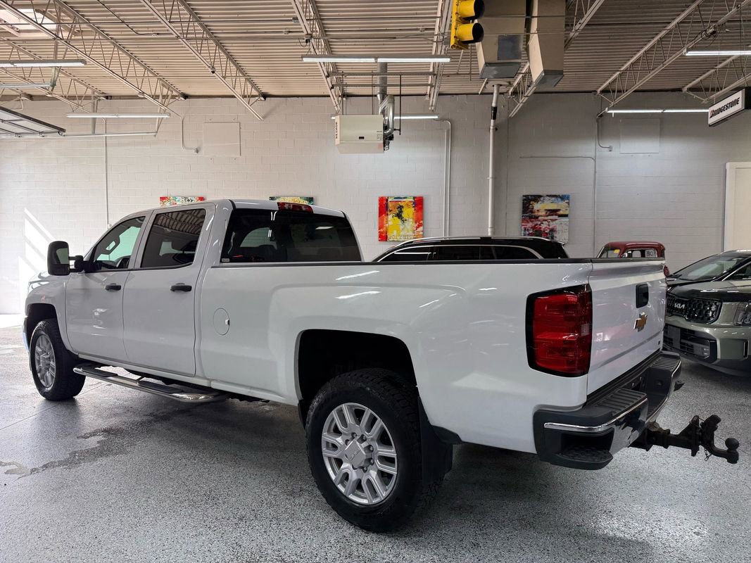 Used 2015 Chevrolet Silverado 3500 LT AWD/4WD image 3