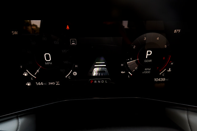 Used 2024 GMC Canyon AT4X AWD/4WD image 16