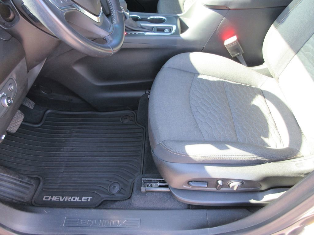 Certified 2020 Chevrolet Equinox LT w/ Driver Convenience Package image 21